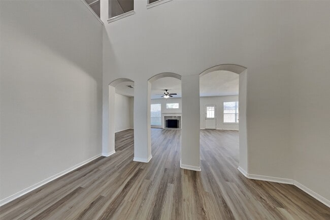 Building Photo - 2222 Princess Snow Cir