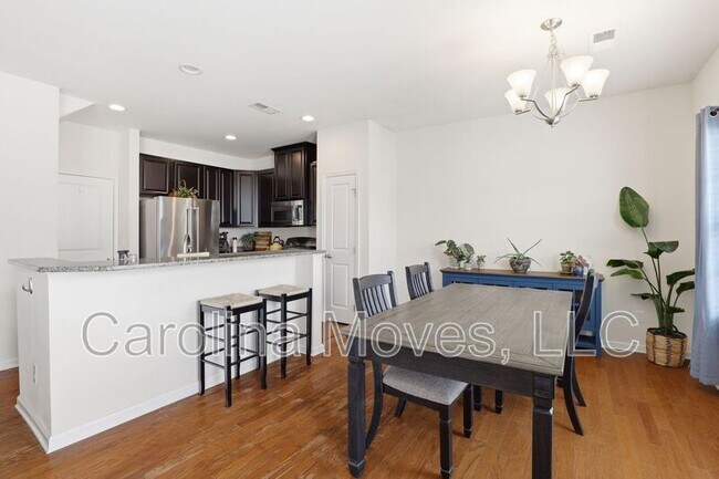 Building Photo - 126 Middleby Way