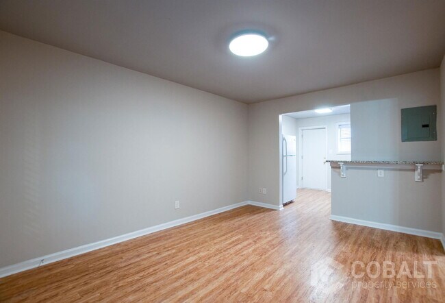 Building Photo - 271 Glen Iris Dr NE