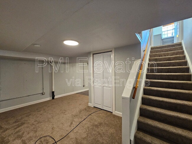 Building Photo - 6824 S Willow St