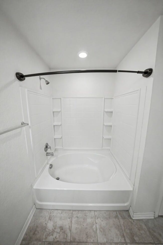 Building Photo - Stylish 3BR + Flex Home with Solar Near Randolph AFB - Realtor Commission: $500