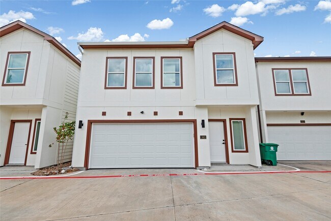 Primary Photo - 11621 Waldemar Dr