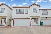 Building Photo - 11621 Waldemar Dr