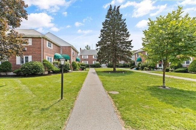 Building Photo - 138 Emerson Gardens Rd