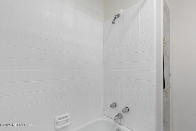 Building Photo - 4103 San Remo Dr