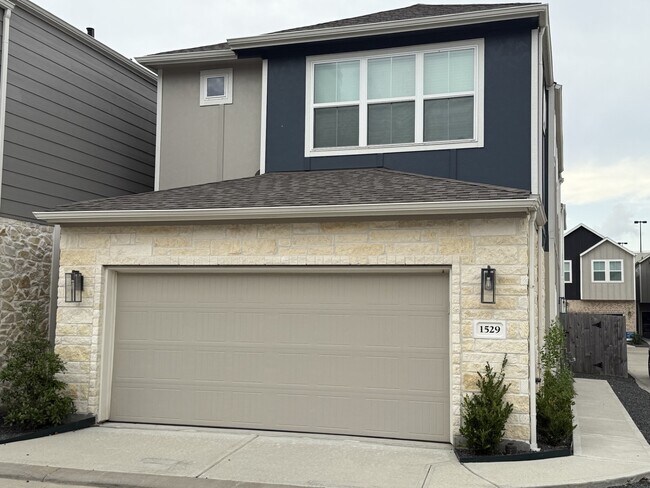 Primary Photo - 1529 Parkland Oak Dr