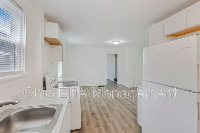 Building Photo - 1999 W Broad St