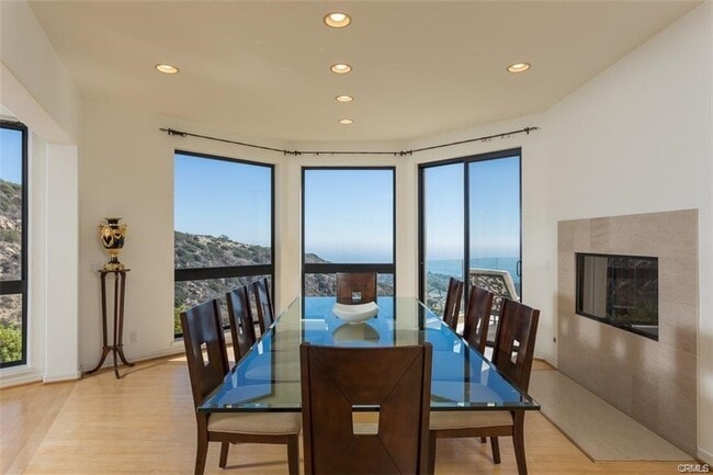 Building Photo - 1326 Skyline Dr