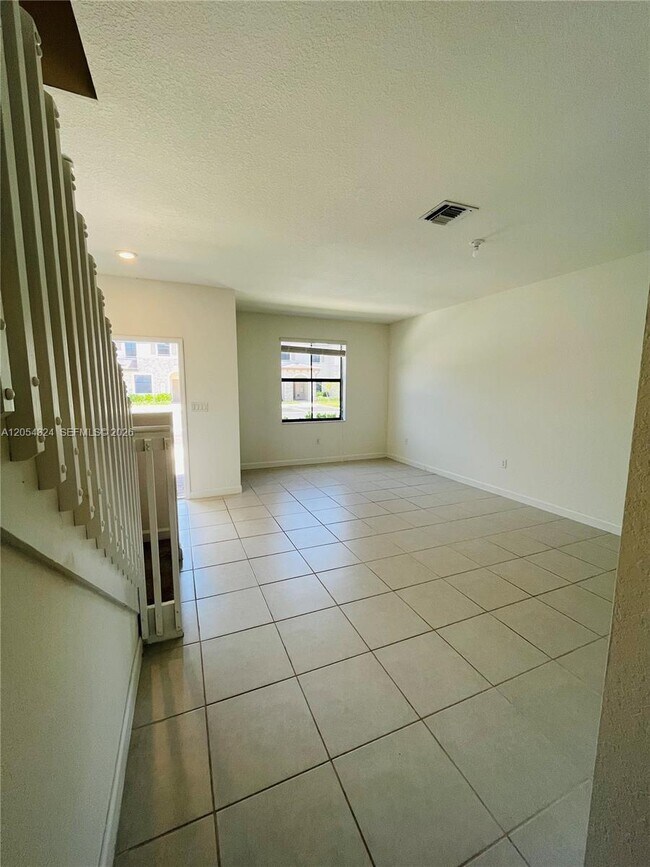 Building Photo - 10124 SW 228th Ln
