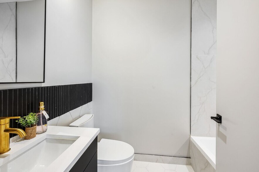 Building Photo - 1890 Pelham Pky