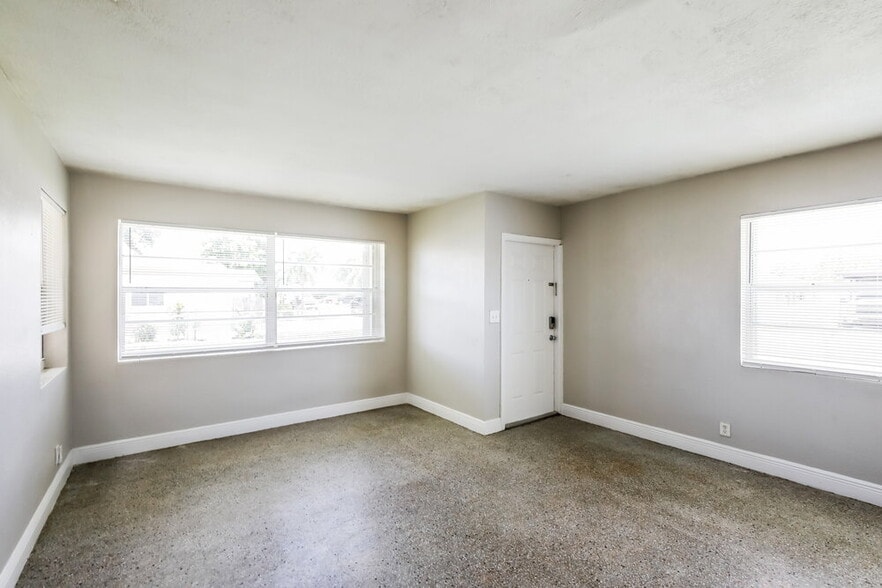Building Photo - 2218 Farragut St
