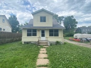 Building Photo - Fully Remodeled 3 Bed 1 Bath!!