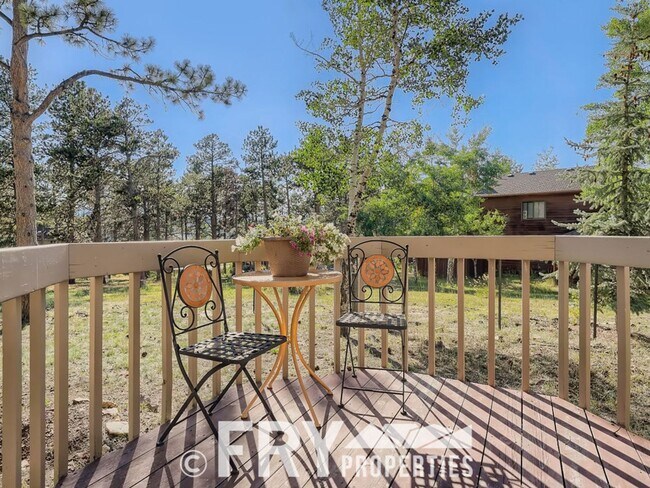 Building Photo - Luxury Rental in Beautiful Colorado Foothills