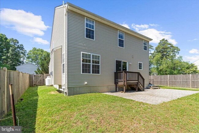 Building Photo - 132A Pineview Ave