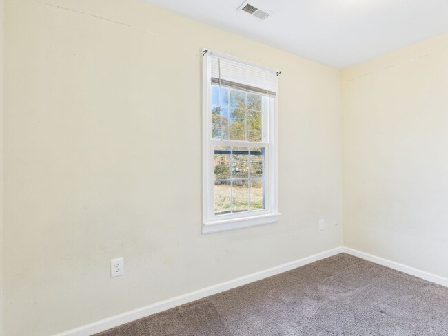 Building Photo - 604 W Vine St