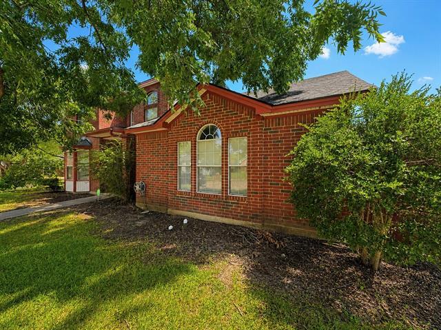 Building Photo - 824 Elm Falls Pl