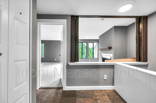 Building Photo - 78 Shepards Knoll Dr