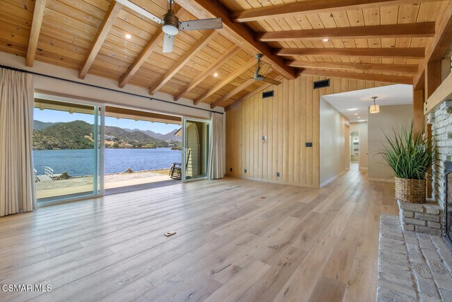 Building Photo - 800 Lake Sherwood Dr