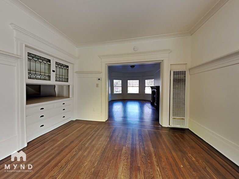 Building Photo - 819 14th St