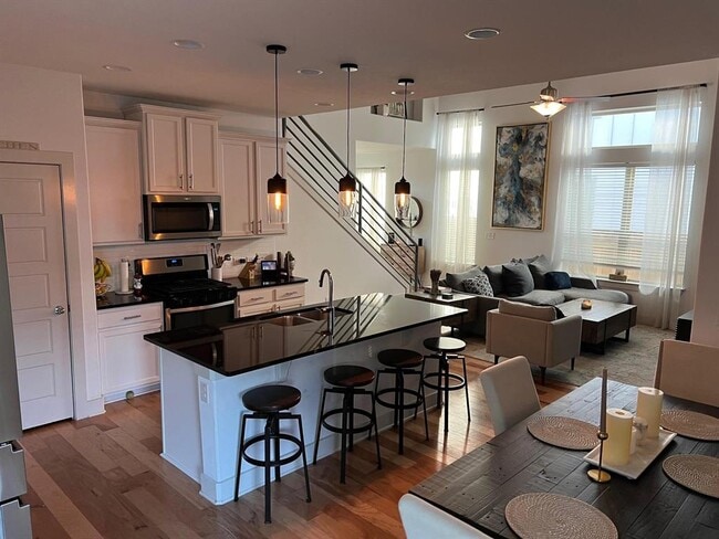Building Photo - 9605 Tanager Way