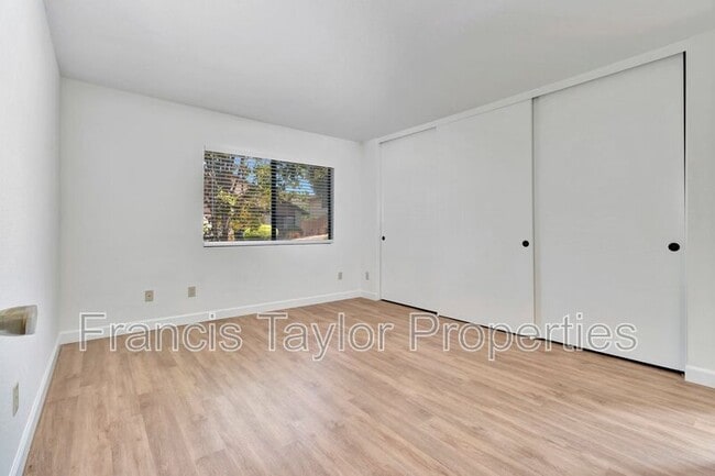 Building Photo - 2182 Firethorn Glen