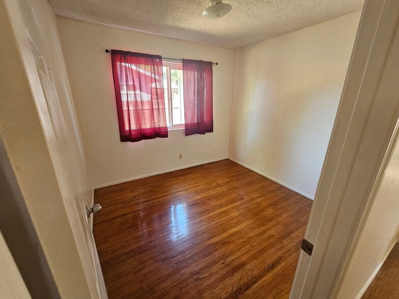 Building Photo - 109 Kern Ave