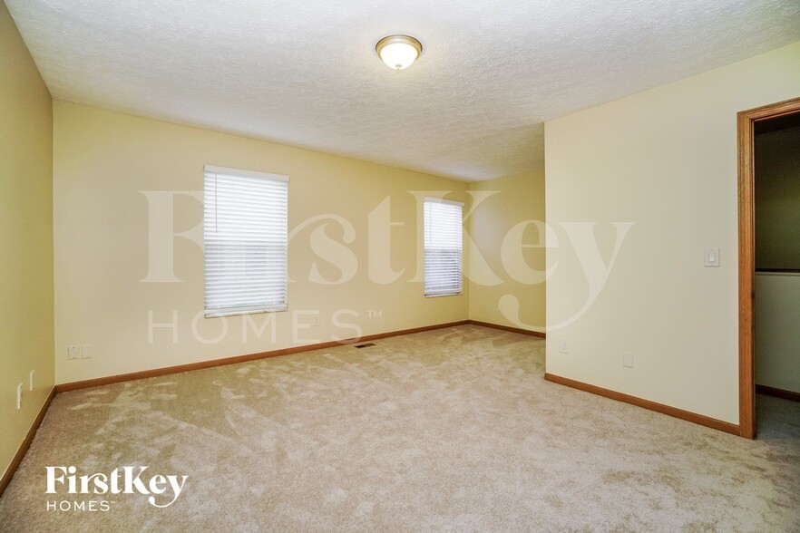 Building Photo - 3953 Highland Bluff Dr