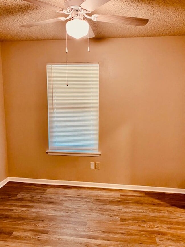 Building Photo - BEAUTIFUL COUNTRY 2 BEDROOM LEASE HOME IN ...