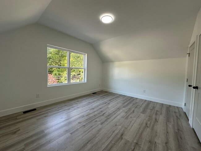 Building Photo - Brand New Living in North Knoxville: Modern Comfort Awaits