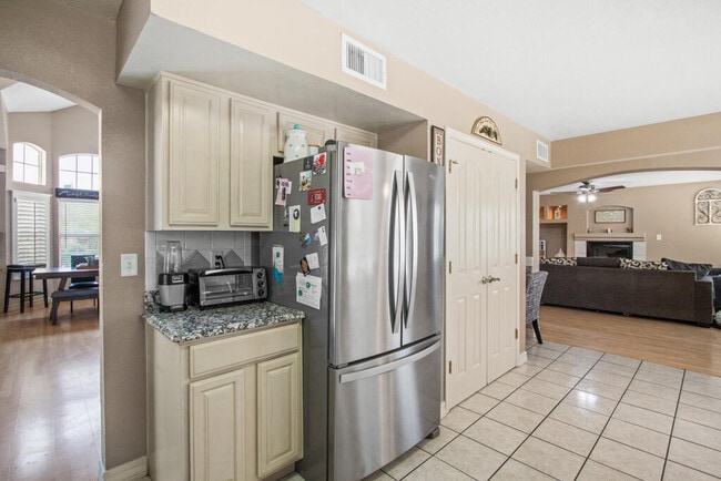 Building Photo - 12504 Sun Flare Dr