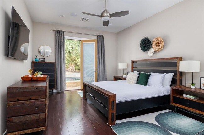 Building Photo - 5206 Woodrow Ave