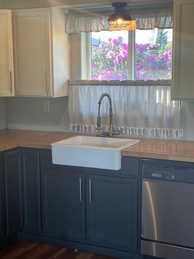 Building Photo - 9179 Harrison Rd