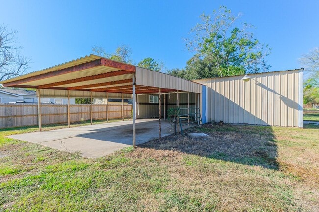 Building Photo - 802 Wright St