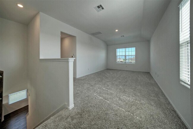 Building Photo - 3201 Ancira Pl