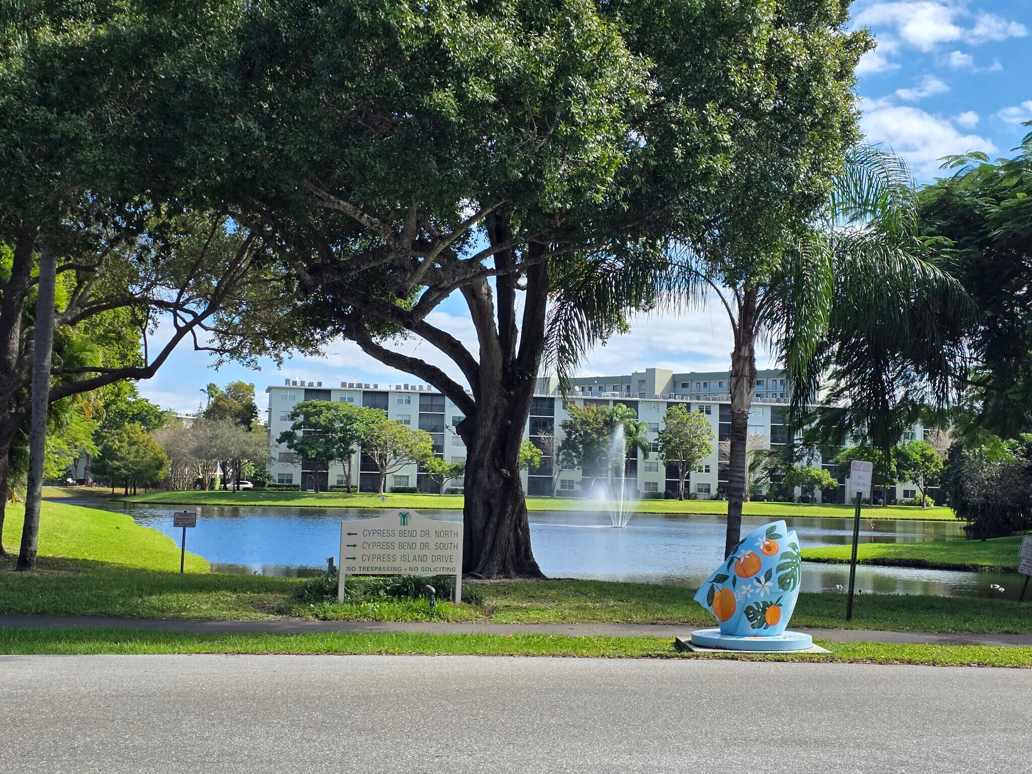 Building Photo - 2222 N Cypress Bend Dr