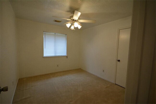 Building Photo - 13719 Rocky Bluff Dr