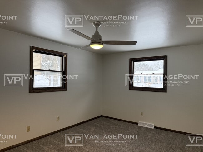 Building Photo - 1603 St Robert Dr