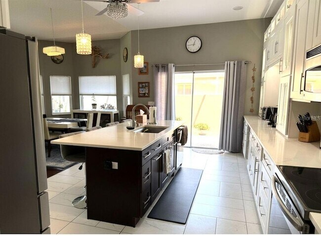 Building Photo - 731 Masterpiece Dr