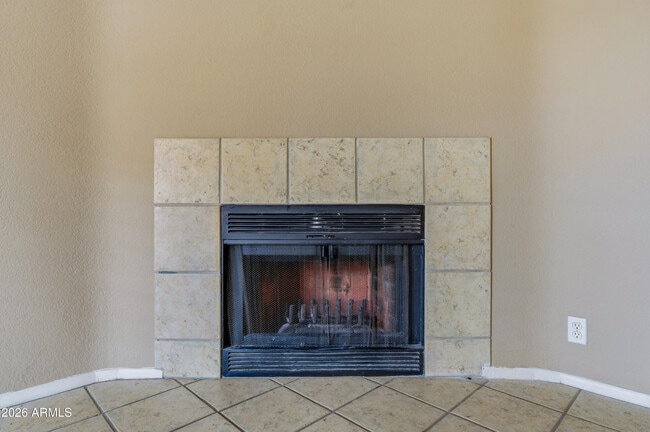 Building Photo - 501 W Yukon Dr