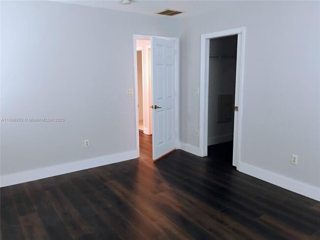 Building Photo - 1115 Lucaya Dr