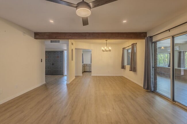 Building Photo - Green Valley Country Club Estates! 55+ Community, at least one person residing in the home must b...