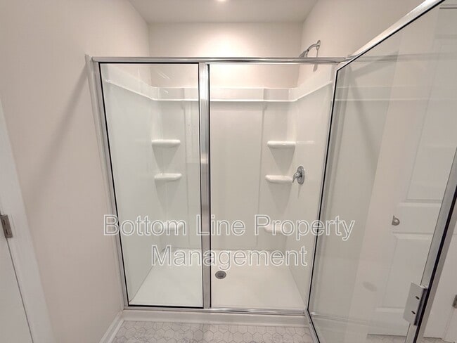 Building Photo - 8109 Murray Br Dr