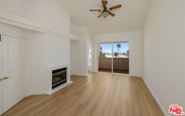 Building Photo - 6465 Zuma View Pl