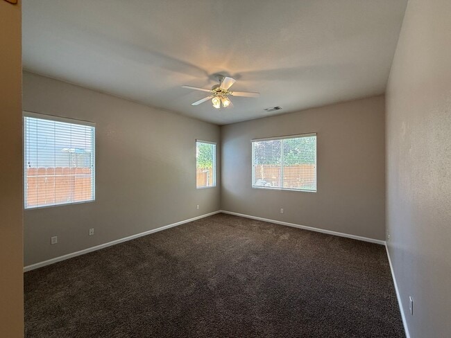 Building Photo - 4-bedroom single story in Sylvan School District!