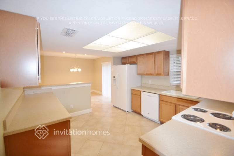 Building Photo - 113 Woodfield Ct