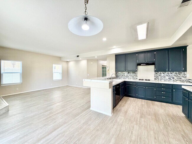 Building Photo - Spacious Rancho Highlands Home | 3 Bed + Den + Bonus Room & 3-Car Garage