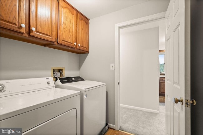 Building Photo - 318 Evergreen Mills Rd