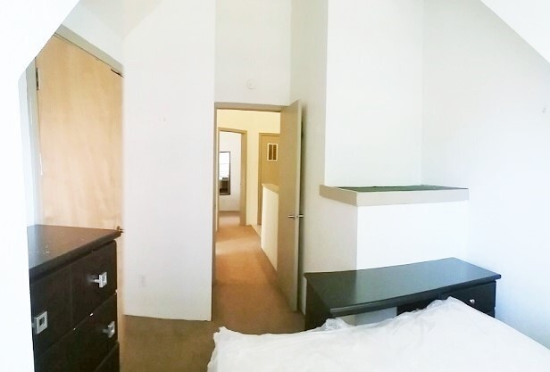 Interior Photo - 305JOH