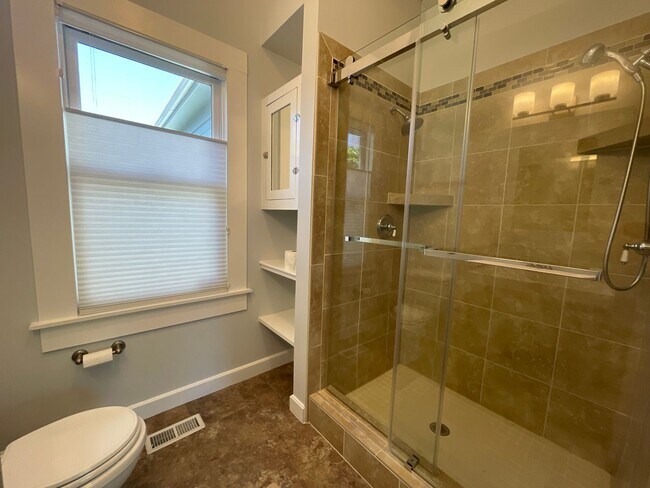 Building Photo - Charming Home on Cul-de-Sac w/Jacuzzi, Fireplace, Garage || Minutes from Downtown Napa!