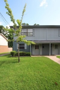 Building Photo - Available Now! 3 bedroom 2.5 bath townhome...